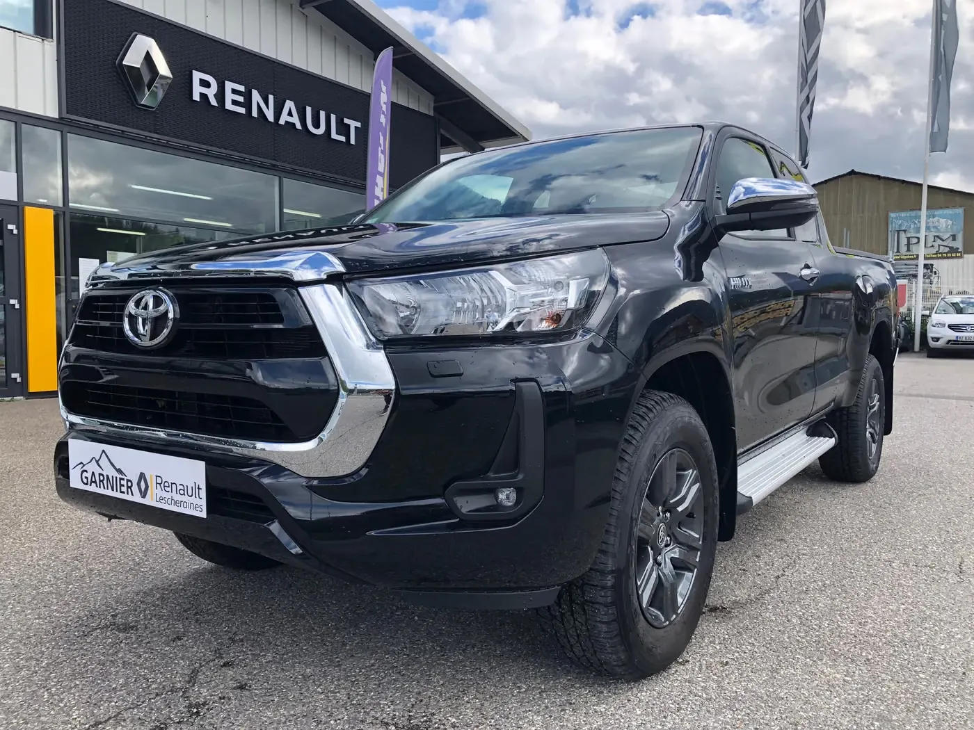 L'enseigne Renault de l'agence de Lescheraines